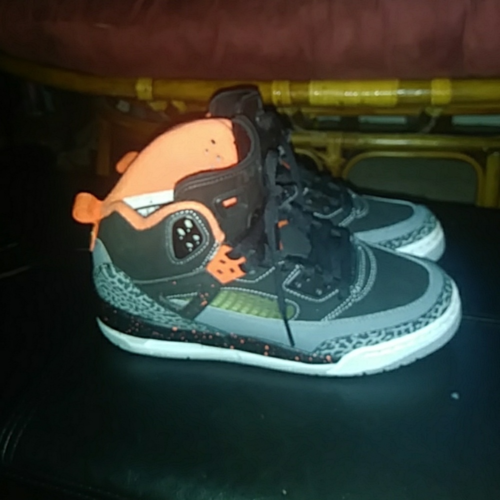 Jordans super cute orange, gray, white & black